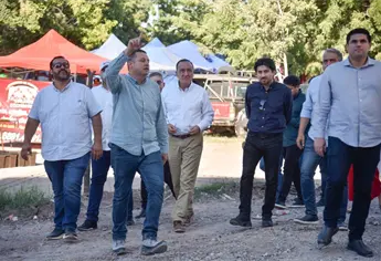 Secretario de Bienestar en Sinaloa supervisa avances de viviendas en Los Mochis