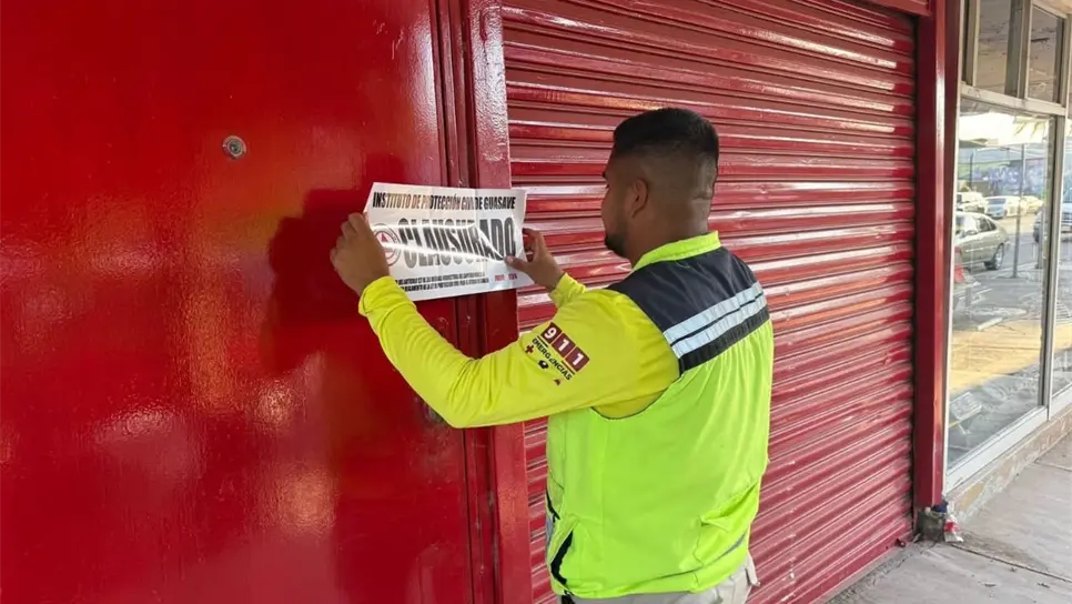 Autoridades clausuraron las tiendas tras una inspección. (FOTO: Ernesto Torres).