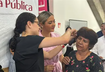 En Mazatlán entregan aparatos auditivos gratuitos a más de 200 personas del sur de Sinaloa