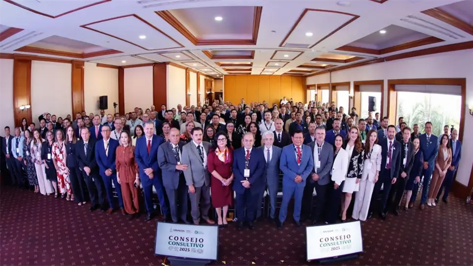 Inzunza Cázares destacó que COBAES, con más de 32 mil estudiantes distribuidos en los 20 municipios del estado, representa un patrimonio educativo y cultural que se ha consolidado a lo largo de 44 años de servicio a la sociedad