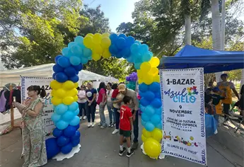 Niños con autismo conquistan corazones con sus diseños en el primer “Bazar Azul Cielo” en Ahome