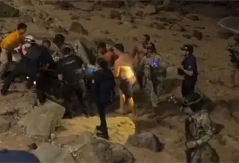 Salvavidas de Mazatlán rescatan a hombre borracho que se metió a la playa de Olas Altas