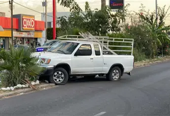 Atacan a balazos a al conductor de una camioneta en la colonia Miguel Hidalgo, en Culiacán