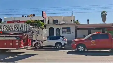 Adolescente sufre fuerte descarga eléctrica mientras pintaba una casa en Los Mochis