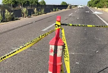 Muere motociclista al intentar cruzar la México 15 en Guasave; el impacto causó caos vial