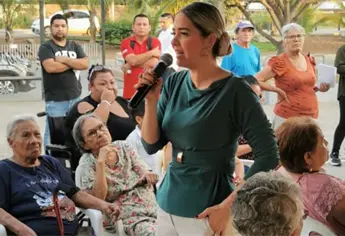 Estrella Palacios atiende a vecinos de la colonia 12 de Mayo con la jornada Contigo Mazatlán