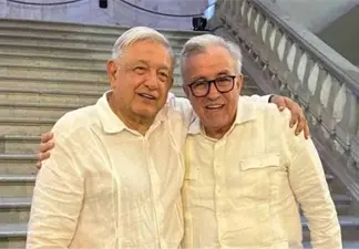 Rocha Moya felicita a AMLO por su cumpleaños: desde Sinaloa seguimos caminando con sus principios