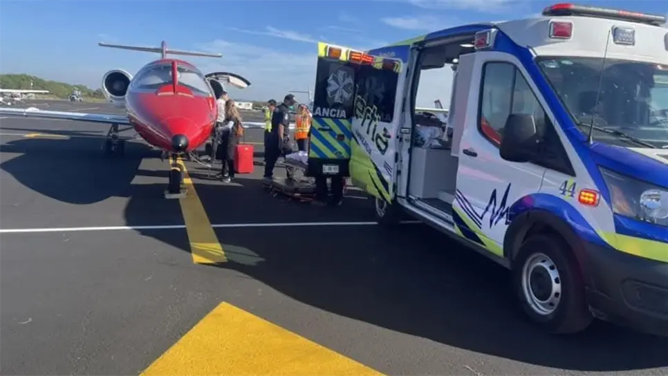 El vuelo especial despegó esta tarde, y se espera que al llegar a Sacramento el menor sea ingresado directamente a la unidad de quemados, donde continuará su recuperación bajo supervisión de especialistas