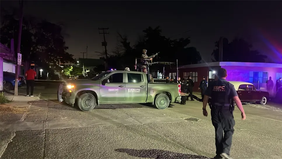 Elementos del Ejército blindaron la zona. (FOTO: Luis Ramírez)