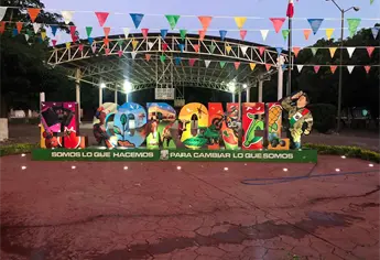 Inauguran las letras monumentales del ejido El Coronel en Culiacán