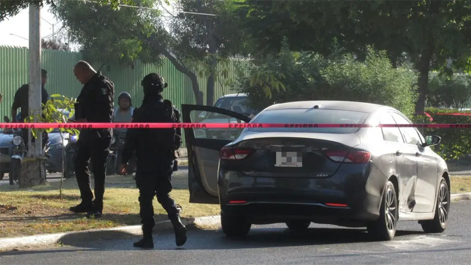 La mujer fue atacada a balazos cuando se dirigía en un automóvil Chrysler 200 en color gris por la avenida Insurgentes, justo frente a las oficinas de Telmex fue interceptada por sujetos desconocidos quienes le dispararon en al menos siete ocasiones