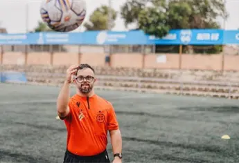 Él es Dani Alcaraz, el primer árbitro con Síndrome de Down que silba partidos en España