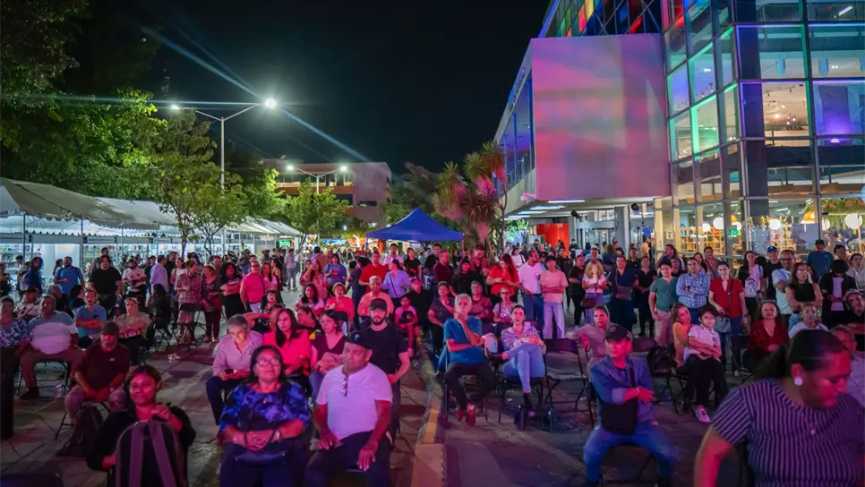 Miles de personas asistieron a la FIL Culiacán 2025. (FOTO: Sebastián Martínez).