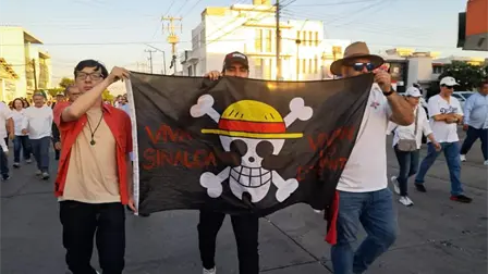 Decenas de ciudadanos se movilizan en la Marcha de la Generación Z en Culiacán