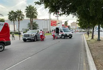 Ejecutan a dos personas que viajaban en una camioneta de lujo frente a la Plaza Cuatro Ríos, en Culiacán