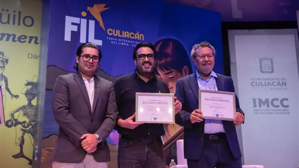 FOTO: El presidente municipal recibió un reconocimiento por parte de Fundación Checo Pérez, distinción que subrayó la relevancia del esfuerzo colectivo que ha impulsado a la Feria.