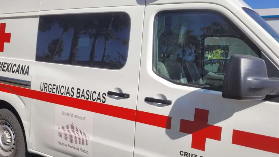 FOTO: Las personas presentes intervinieron para auxiliarlo y lograron trasladarlo a una institución de salud, donde recibió atención médica especializada.