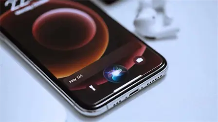 ¿Adiós a Siri en el iPhone? Ahora podrás elegir a otro asistente de IA en tu celular