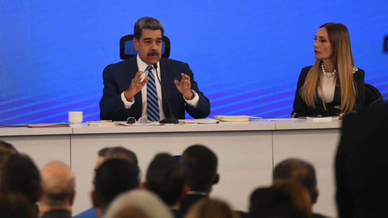 Doctora es encarcelada tras criticar a Maduro en WhatsApp: la condenan a 30 años