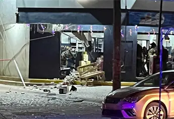 Detonan artefacto explosivo en un negocio de cerveza en la colonia La Foresta, en Mazatlán, hay una lesionada