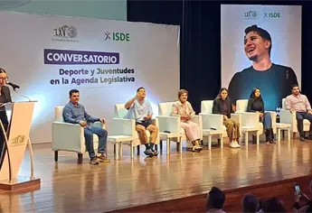 Marco Verde y María del Rosario Espinoza brindan conversatorio a los nuevos deportistas sinaloenses