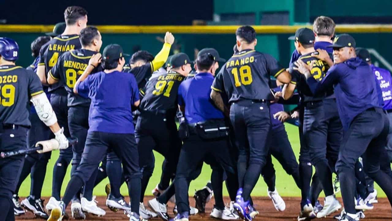 Jaguares rugen en la novena y dejan tendido a los Cañeros