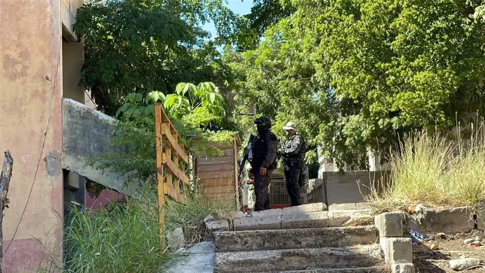 Los vecinos del edificio informaron a las autoridades que se estaba registrando una convivencia desde la noche de este sábado