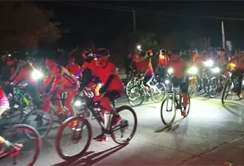 Más de mil ciclistas participan en la Rodada Naranja en Culiacán