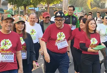 Rubén Rocha Moya lidera Carrera Píntate de Verde en Culiacán