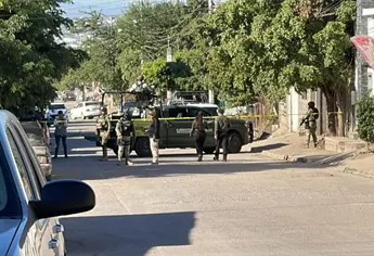 Asesinan a balazos a una mujer afuera de una vivienda en la colonia Renato Vega Amador en Culiacán