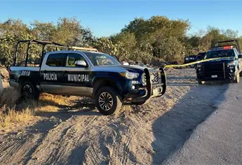 Localizan el cuerpo de una persona sin vida envuelta en una bolsa de plástico, en el Poblado Balbuena, Navolato