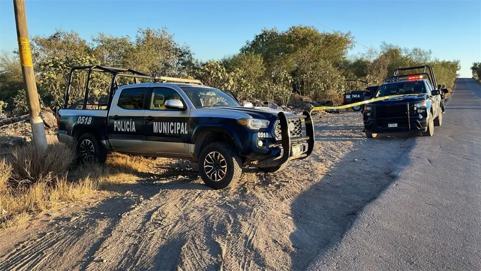 Al terminar los trabajos en el lugar, se dio la orden de trasladar el cuerpo a las instalaciones del Semefo para practicarle la autopsia que corresponde la ley