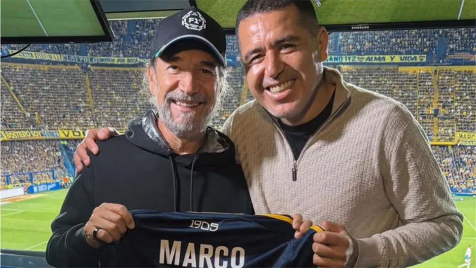 Riquelme y El Buki tuvieron un emotivo encuentro, donde el exjugador y leyenda de Boca Juniors se rindió ante su presencia, donde le mencionó que él es el ídolo de su mamá