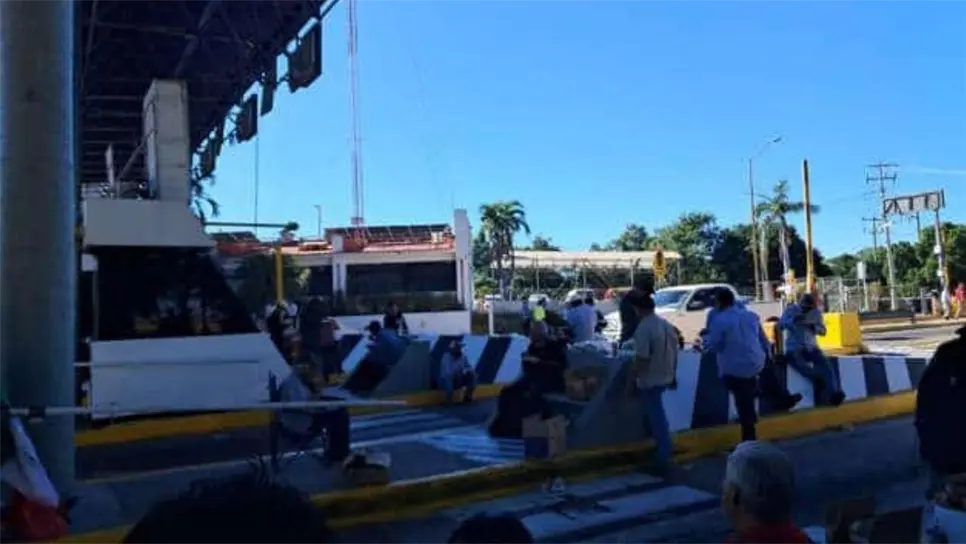 Los manifestantes mantienen su exigencia de precio justo para el maíz y otros granos; Seguridad en carreteras; Pagos pendientes y apoyos agrícolas; Regulación de importaciones que deprimen el mercado nacional; y frenar la nueva Ley de Aguas Nacionales