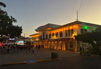 Mazatlán se pinta de naranja por la eliminación de la violencia contra las mujeres