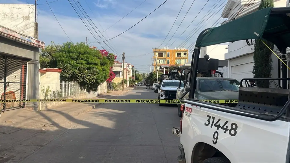 El personal de la Fiscalía del Estado de Sinaloa se hizo cargo de las investigaciones de ley y ordenaron que el cuerpo fuera llevado al anfiteatro de Culiacán