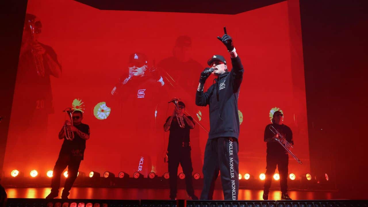 Músico de Peso Pluma desata debate al criticar a rockeros que intentan incursionar en los corridos tumbados