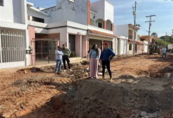 Estrella Palacios supervisa avance de obra hidrosanitaria en la colonia Villa Satélite en Mazatlán