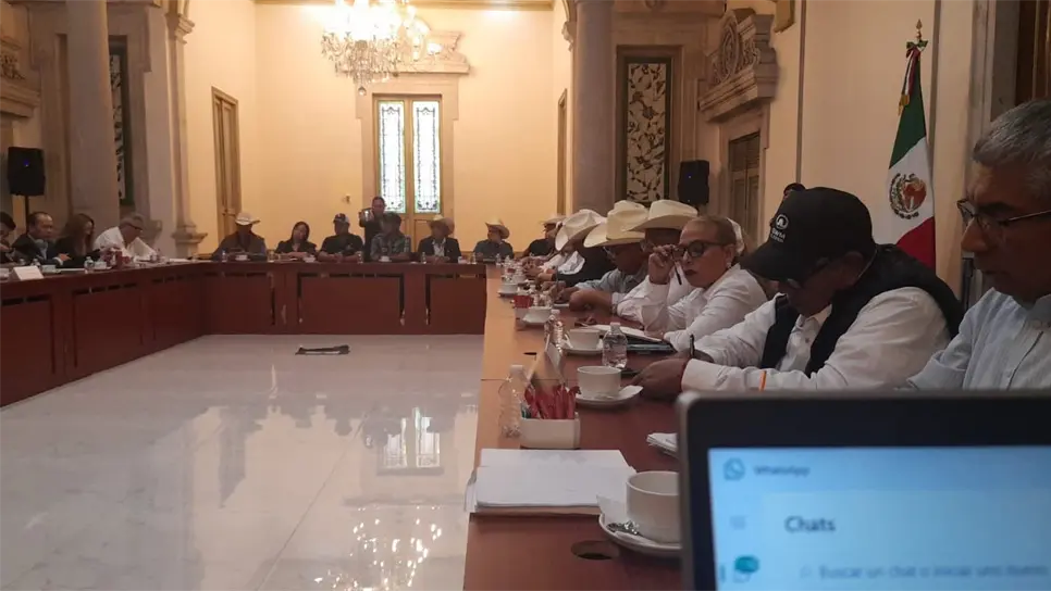 Los productores regresaron a negociar. (FOTO: Esthela García).