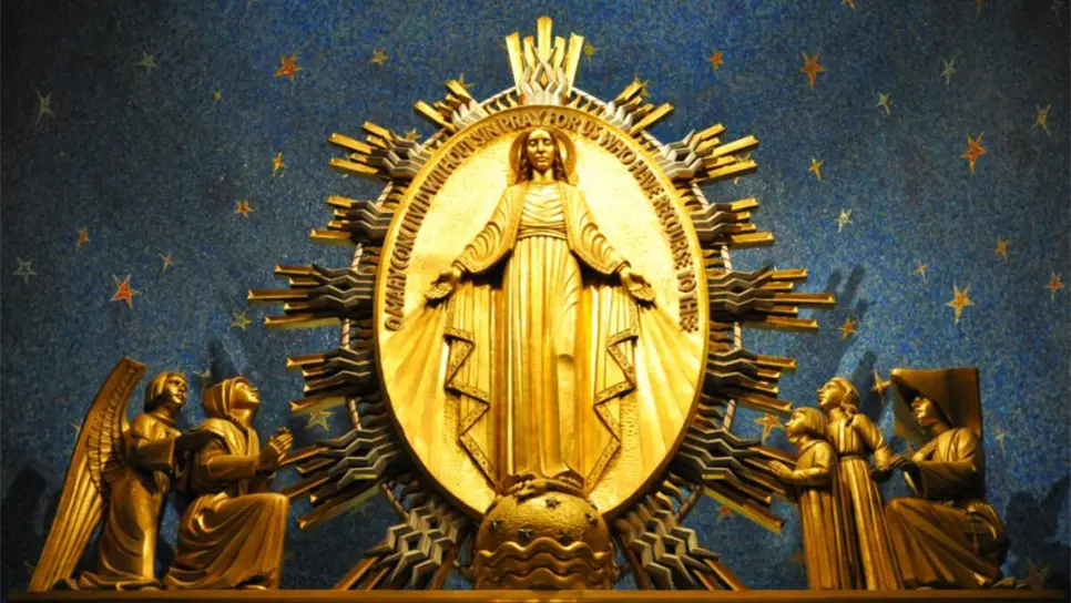 FOTO: Hoy la Iglesia Católica celebra a la Virgen de la Medalla Milagrosa intercesora de los enfermos y a San Virgilio de Salzburgo, patrono de los astrónomos