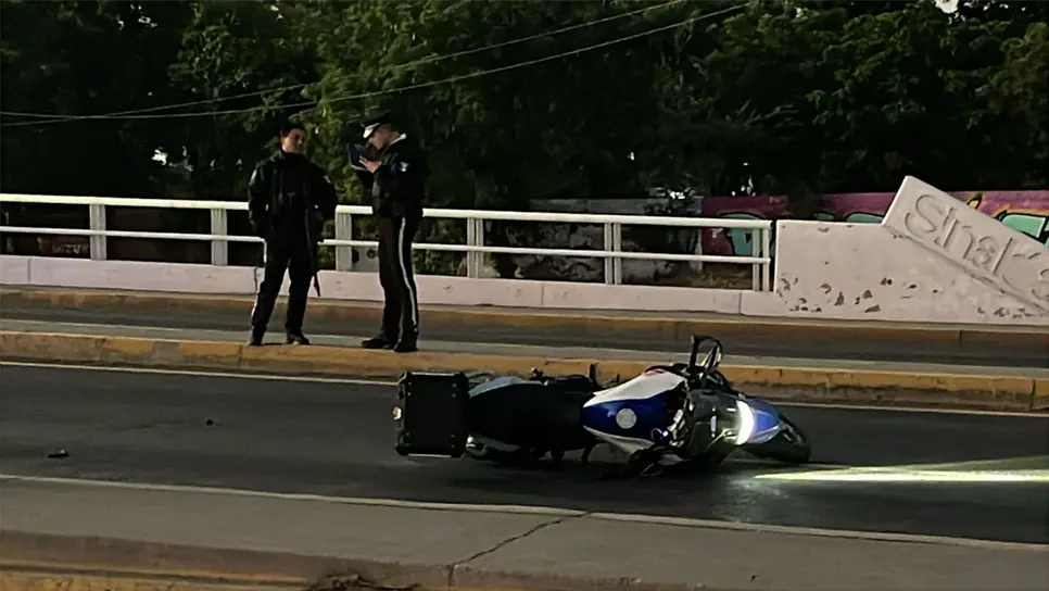 Motociclista muere al derrapar su moto BMW en el distribuidor vial Humaya, en Culiacán