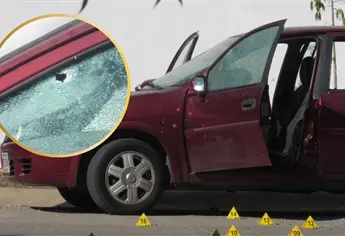 Localizan vehículo con más de 20 balazos en el fraccionamiento Hacienda del Seminario, Mazatlán