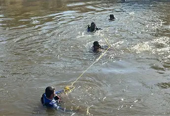 Más de 30 elementos buscan al menor que cayó a un canal en Culiacán