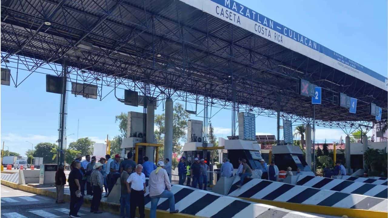 Productores levantan bloqueos: Acuerdan con Segob dar libre paso en carreteras para negociar