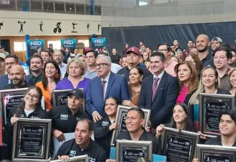 Rocha Moya aumentará a 120 mil pesos el Premio Estatal del Deporte en el 2026