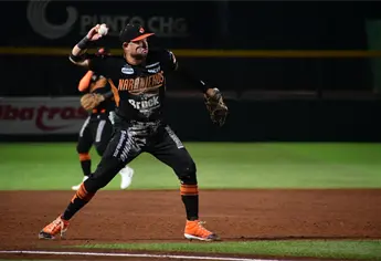Naranjeros remontan y conquistan el clásico sonorense en Obregón