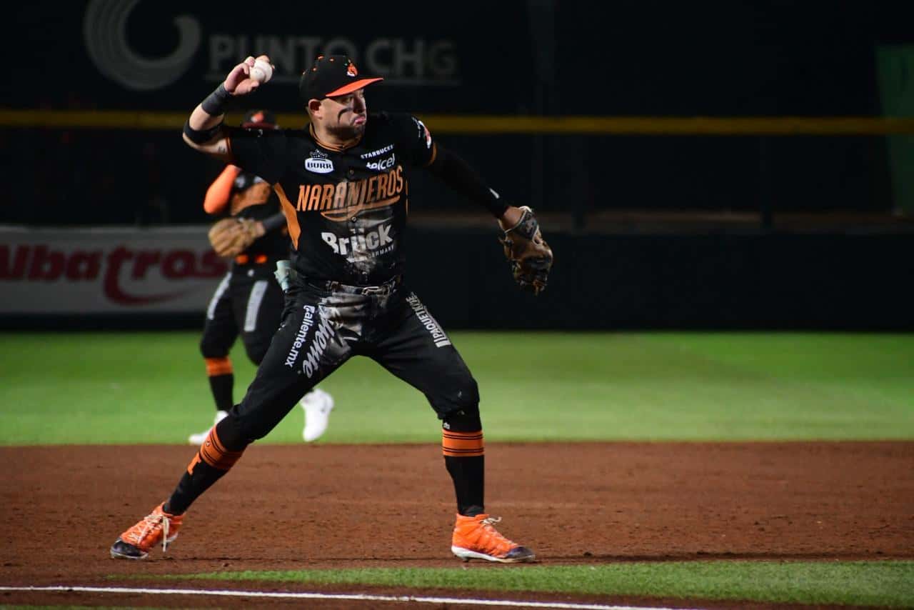 Naranjeros remontan y conquistan el clásico sonorense en Obregón