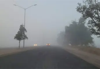 Bancos de niebla generan poca visibilidad esta mañana en el norte de Sinaloa 