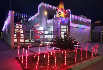 Colonia Viñedos, en Los Mochis, se llena de espectaculares adornos navideños en decenas de viviendas