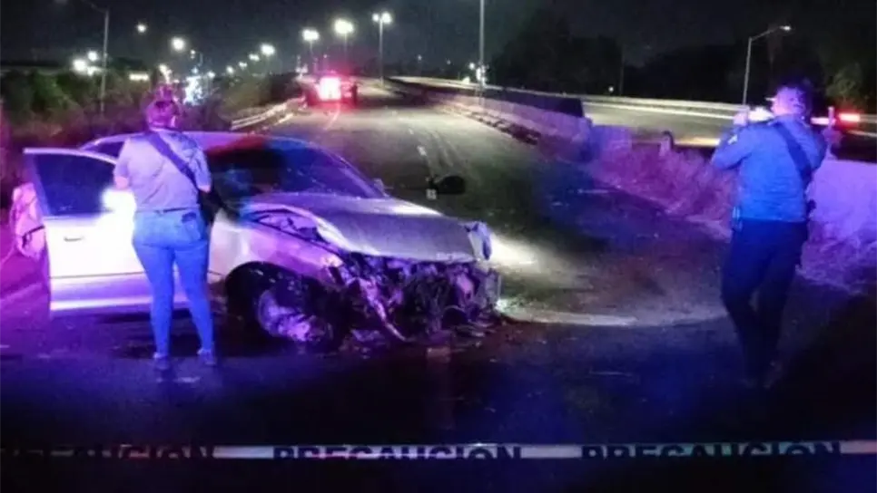 FOTO: Muere hombre y dos lesionados tras  fuerte choque contra muro de contención en la carretera México 15, en Guasave